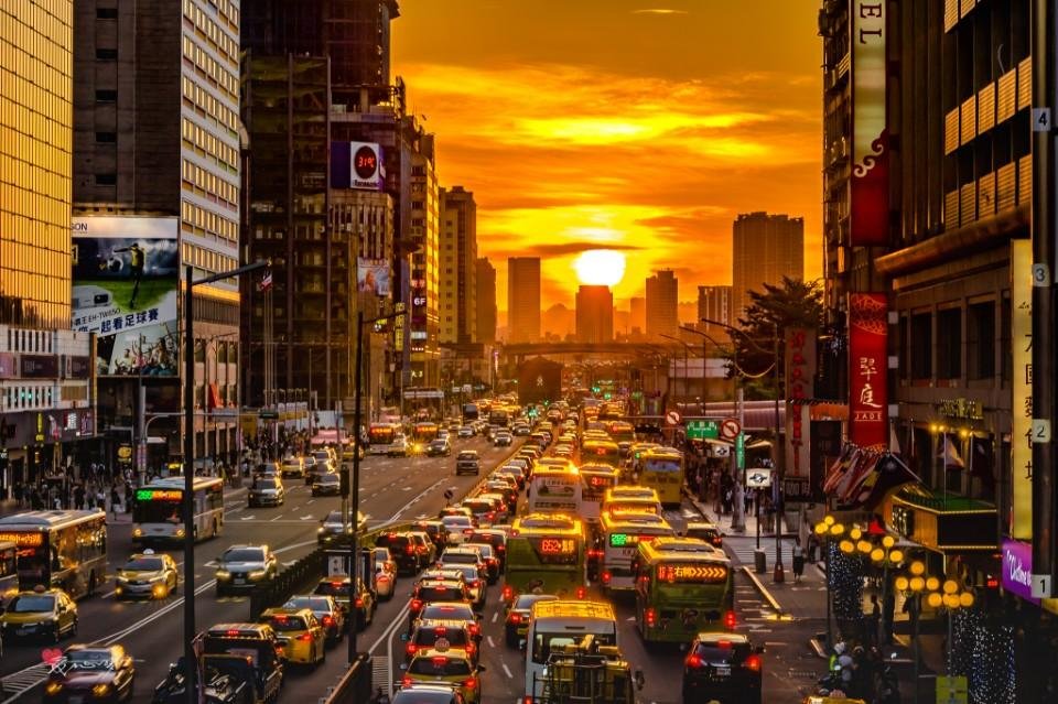 描写城市生活的词语有哪些？