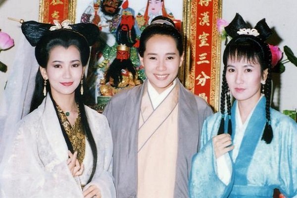 新白娘子传奇小青的全名叫什么？