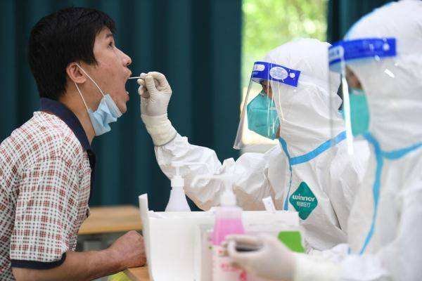 深圳男子拒做核酸称不做也不违法，拒做核酸到底违不违法？