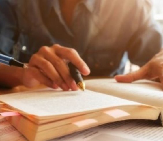 父母种地供出全村唯一博士生，奔赴4小时参加毕业礼，知识能不能改变命运？