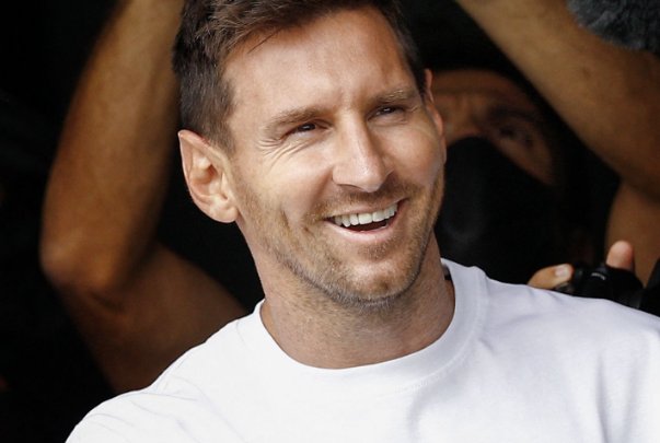 你如何看待梅西年薪为3500万欧元这件事？