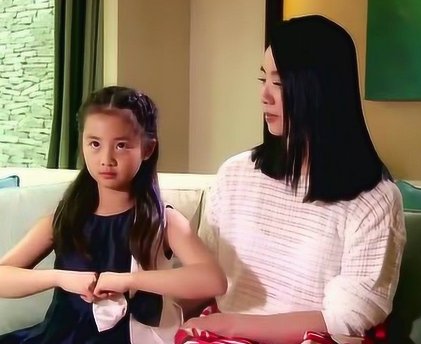 黄磊大女儿多多深夜晒旧照,她今后是否会进入娱乐圈