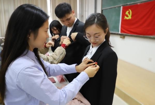 宿舍的舍长有什么用？