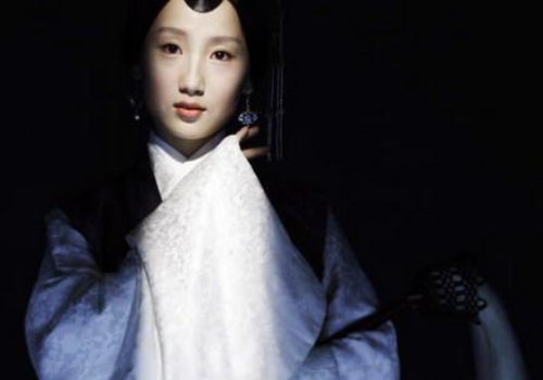 “太高人愈妒，过洁世同嫌”，太高招的人大家都妒忌你，太素洁而不沾尘埃的人，人世都嫌弃你。对不对？