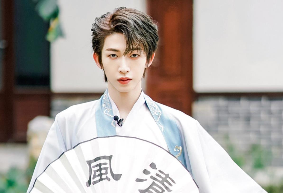 00后小鲜肉刘宇化浓妆被骂，当事人对此有何表示？