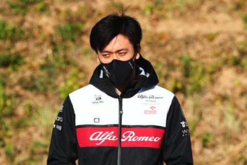 周冠宇家庭背景