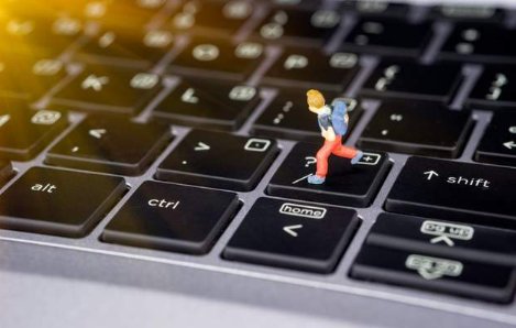 政协委员建议提升三胎家庭个税起征点，他提出此建议的目的是什么？