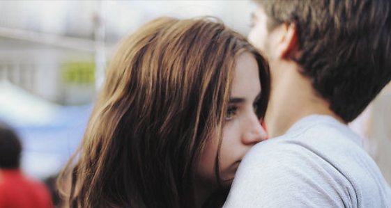 男生抱你然后顶你什么意思