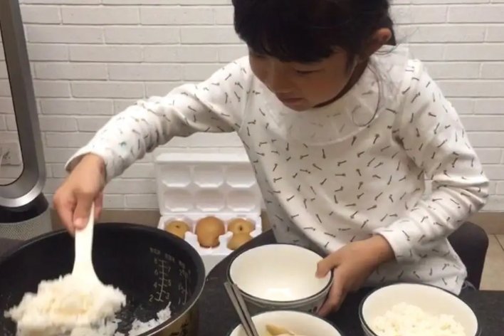 盛饭的拼音怎么写