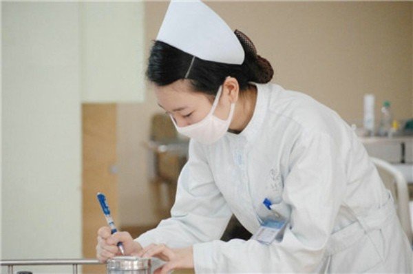 舒适护理的特点不包括