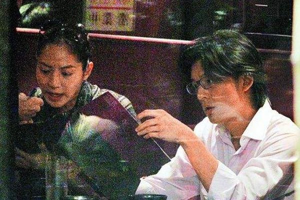 李岳苍跟梁婖婷图片 家庭充满了很多不堪