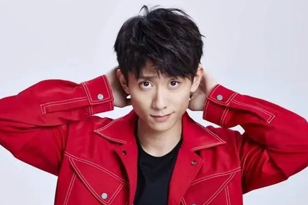 张一山多大年龄