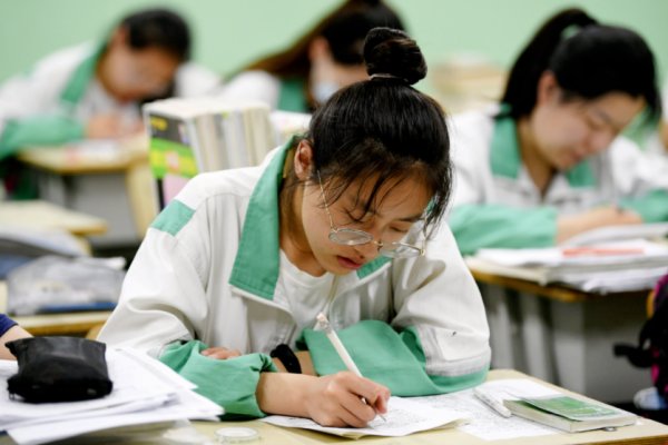 委员建议高考可以让学生选择性考试,对此你怎么看?