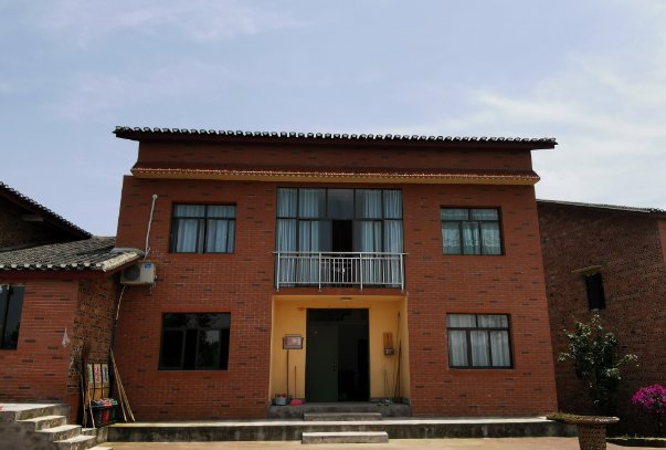 《梦想改造家》百万毛坯房引发热议，节目组对此有何回应？