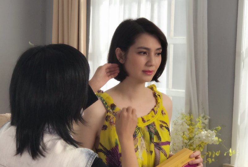 洪欣赶走小三后手握7千万物业，张丹峰陪逛像跟班，现在过得怎样？