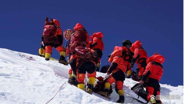 13名科考队员成功登顶珠峰，珠峰科考队登顶成功意味着什么？