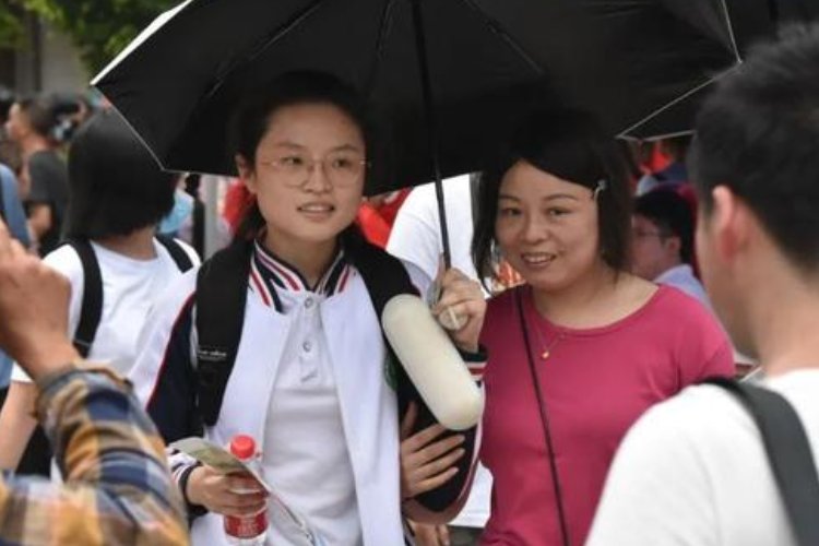 高考答案一般什么时候公布