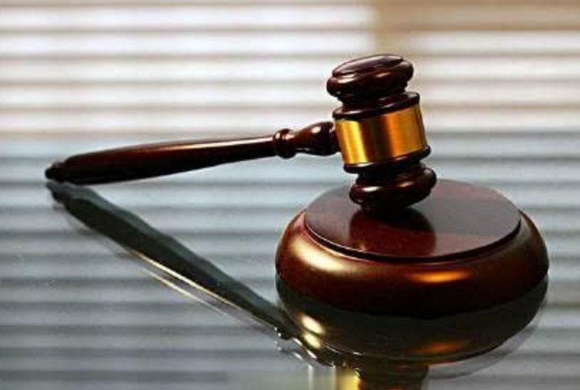 男子连捅前女友20多刀,获刑14个月,该男子的行为属于故意杀人吗?