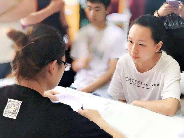 填报志愿时“是否服从调剂”，所调剂的专业是不是在你所选的专业里调剂啊？