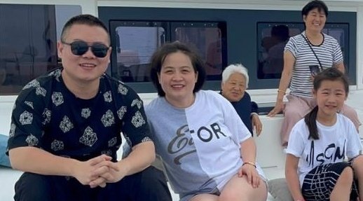 岳云鹏妻子郑敏晒照片，分享和女儿之间的趣事，她们母子之间的感情如何?