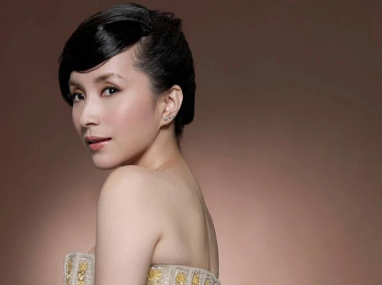 汤灿个人资枓简历