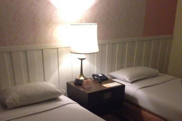 女子刺死情人，称他冒充丈夫侵犯自己，情人是如何冒充女子丈夫的？