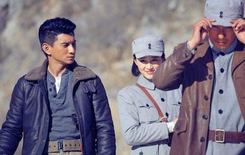 吴奇隆主演的《向着炮火前进》好看吗？