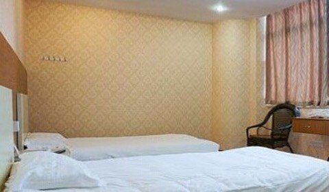 “洗霸王澡”女子洗澡消费2400元，无钱付账，为何众人都说她身材真好？