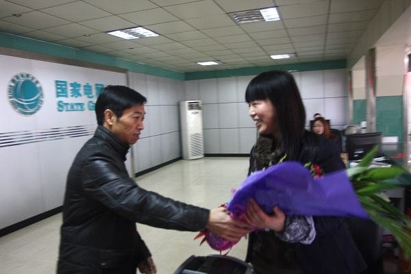 政协委员建议为企业聘用女员工承担部分损失，这反应了什么样的社会现象？