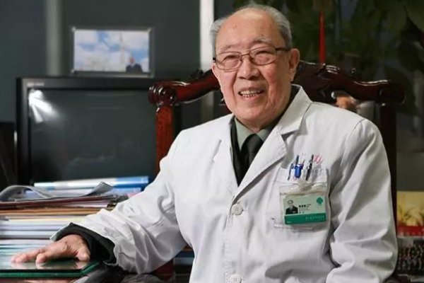 吴孟超曾捐赠600万元用于疫病研究,从他身上我们看到什么精神?