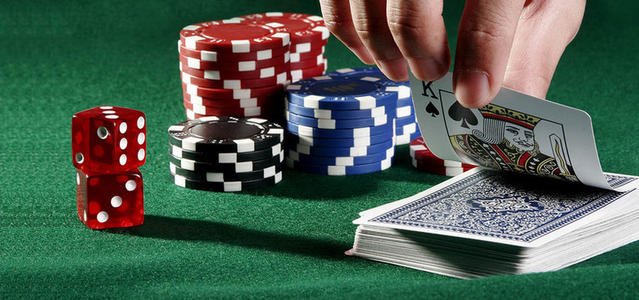 男子欠债后，刺死11岁学生，赌博为何会泯灭人性？