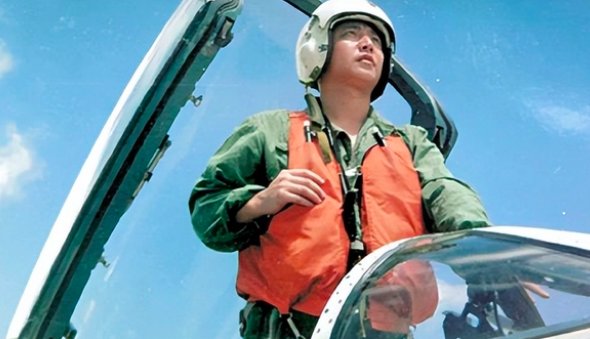 流浪地球2王老师是谁