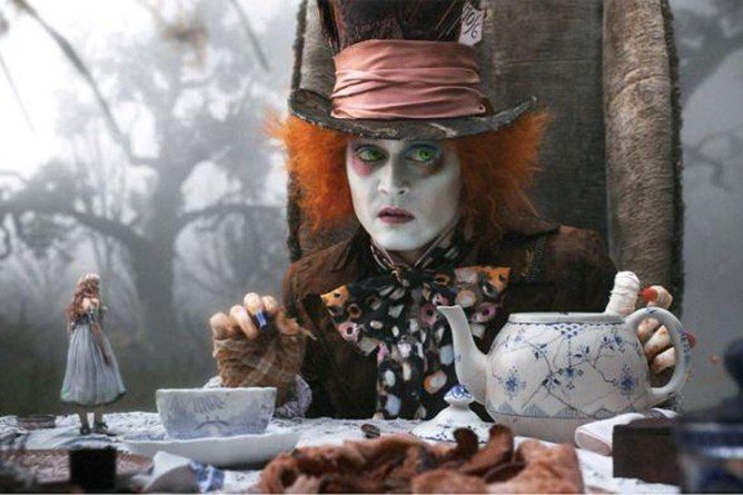 你说疯帽子先生是不是爱上了爱丽丝?