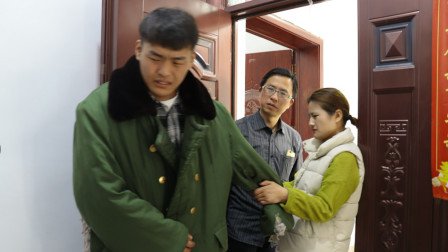 女子为继承公公“999”车牌号,竟与公公假结婚,车牌号有那么重要吗?