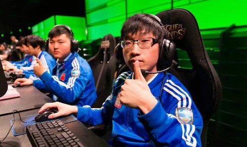 皇族战队有哪些选手组成?