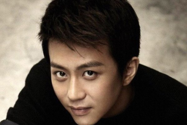 邓超的父母亲是做什么工作的？