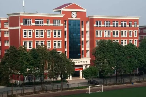 四川传媒学院分数线？