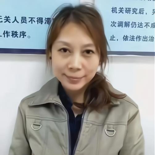 法子英朋友称劳荣枝是花钱的祖宗，他们之间到底是一种什么关系呢？