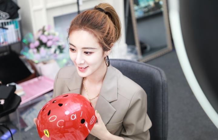 薇娅是哪个大学的?