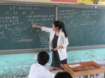 媒体谈中小学教师“职称新政”，新政有何突破呢？