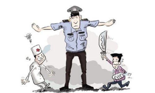 人大代表建议在医院全面推行强制安检制度,他提出此建议的目的是什么?