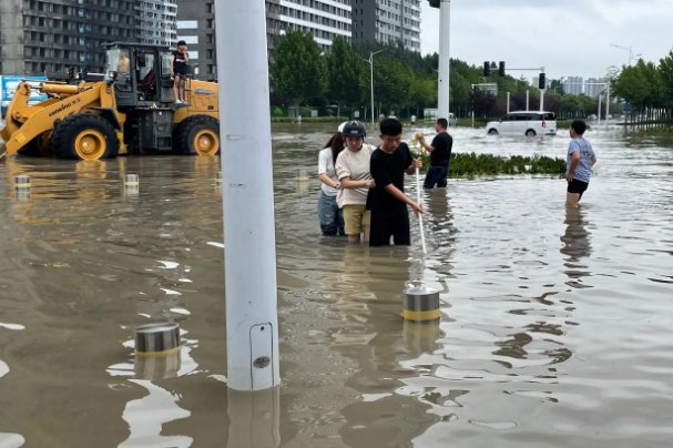 我国12省将遭暴雨侵袭,如何应对极端天气?