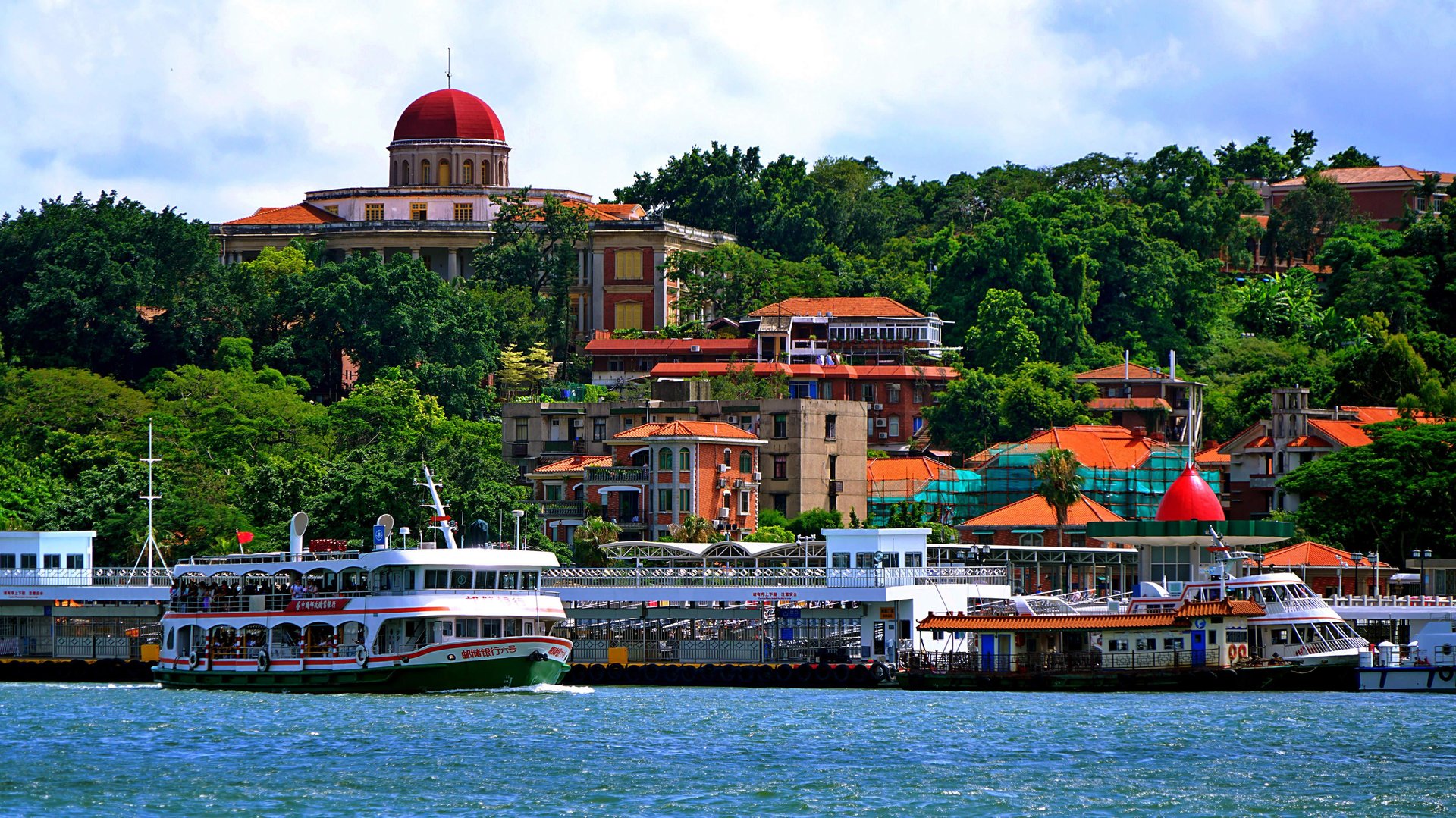 鼓浪屿民宿打两折都没客人，这背后的原因是什么？