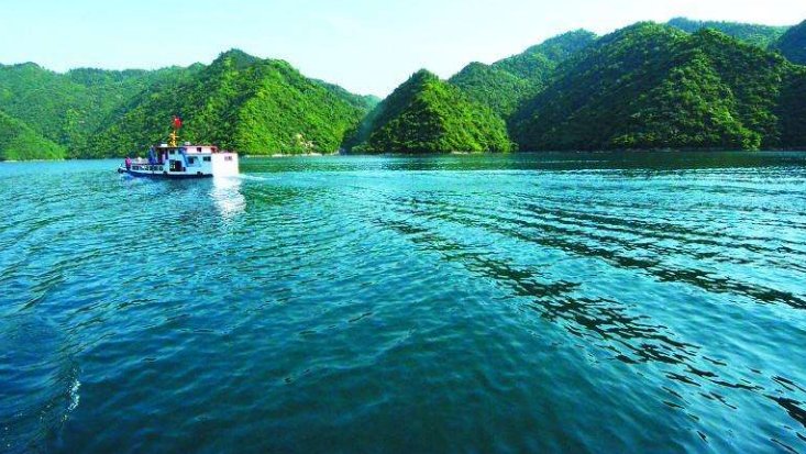 碧波荡漾是什么意思？