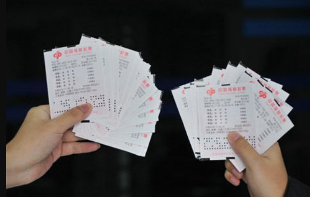 双色球开出03+06+09+13+16+19+16这样的怪号还能有人中奖，你怎么看？