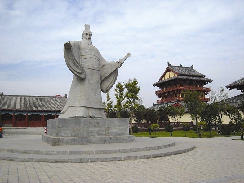 作者曹操是东汉末的___、___、___。他的诗以___见称。