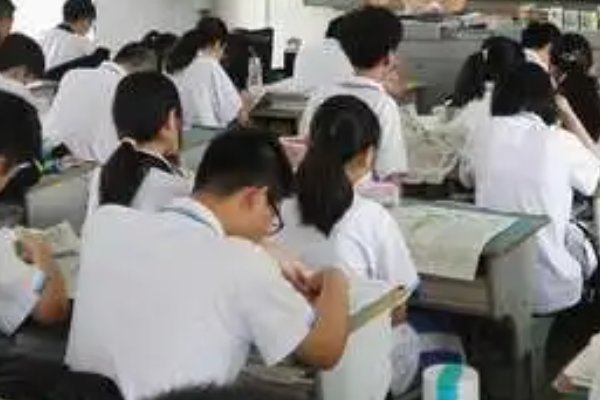 浪荡的拼音与意思是什么