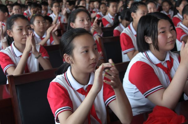 小学六年级的考试成绩怎么查啊？