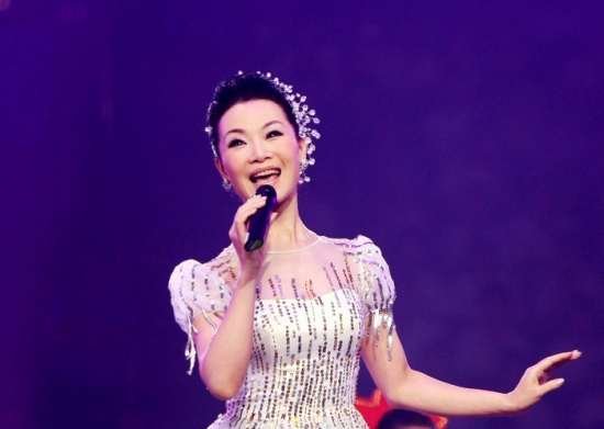 问歌手吕薇的老公是谁