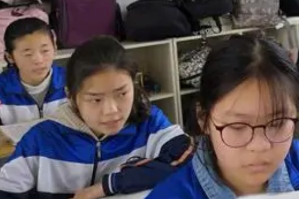 双曲线及其标准方程式